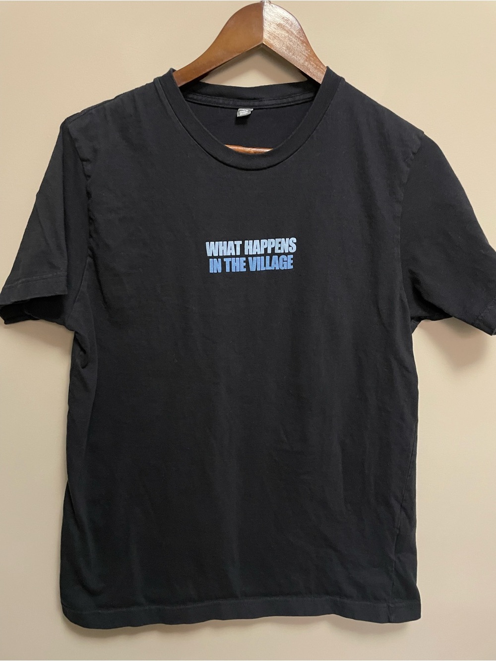 Sunshine Village Black Graphic Print Tee Men’s Large